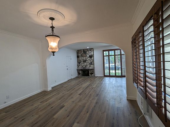 4th image of 450 S Oakhurst Dr #450