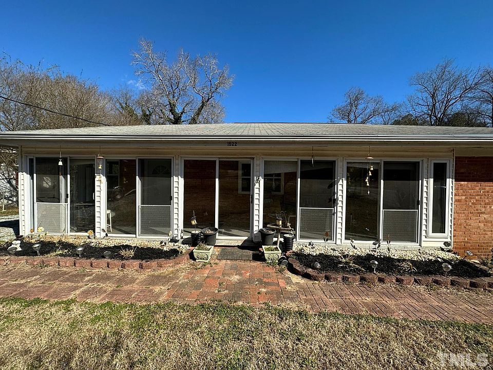 1st image of 1522 Park Ln #A