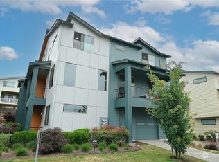 9750 11th Ave SW, Seattle, WA 98106