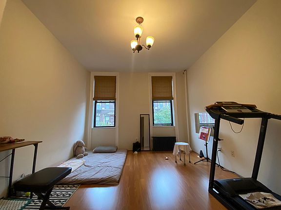 3rd image of 526 W 111th St APT 5C