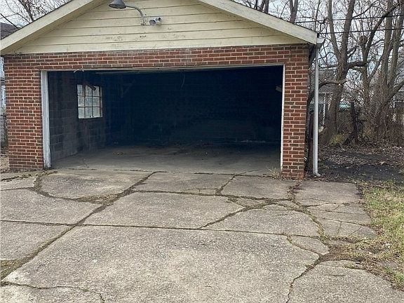 3rd image of 3680 E 144th St