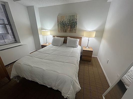 3rd image of 150 W 51st St APT 1614