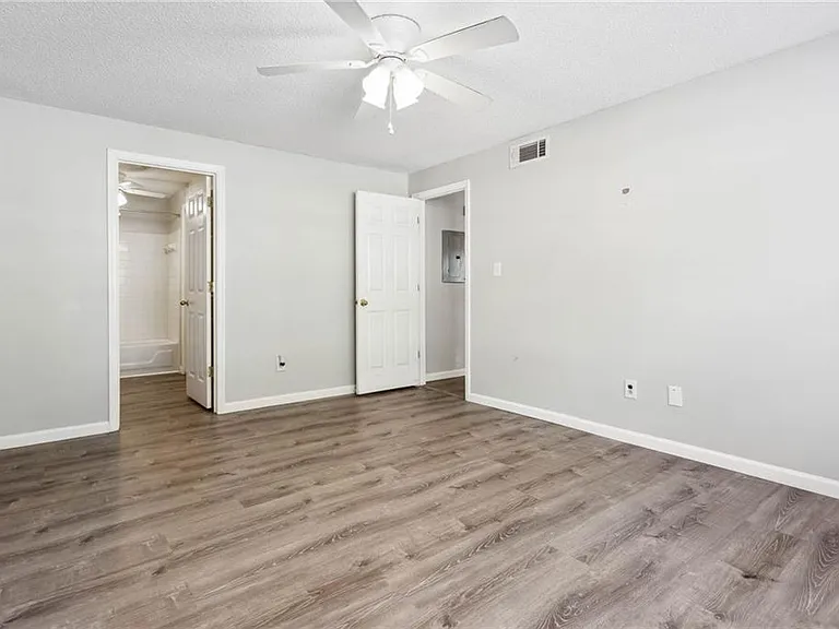 6362 Wedgeview Ct — Photo 16