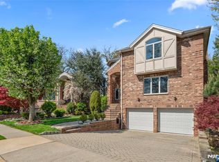 337 Tremont Ave, Fort Lee, NJ 07024