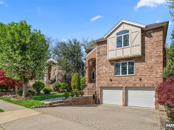 337 Tremont Ave, Fort Lee, NJ 07024