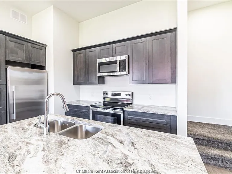 71 King St E #203 — Photo 10