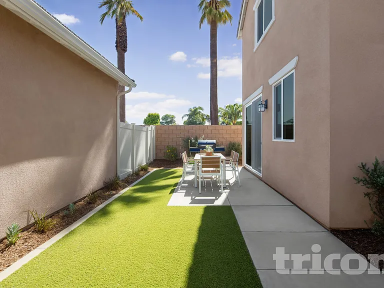 1728 Taylor Ave — Photo 13
