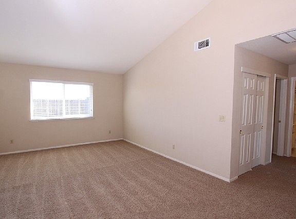 3rd image of 696 Pestana Dr