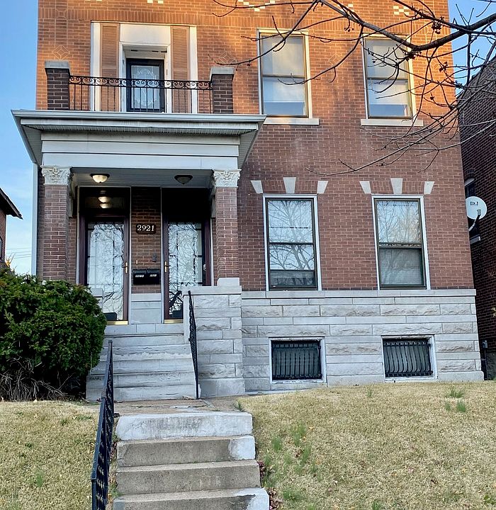1st image of 2921A Meramec St