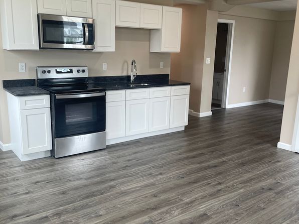 8 Village St #B