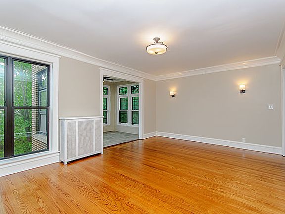 5th image of 5600 S Blackstone Ave APT 2