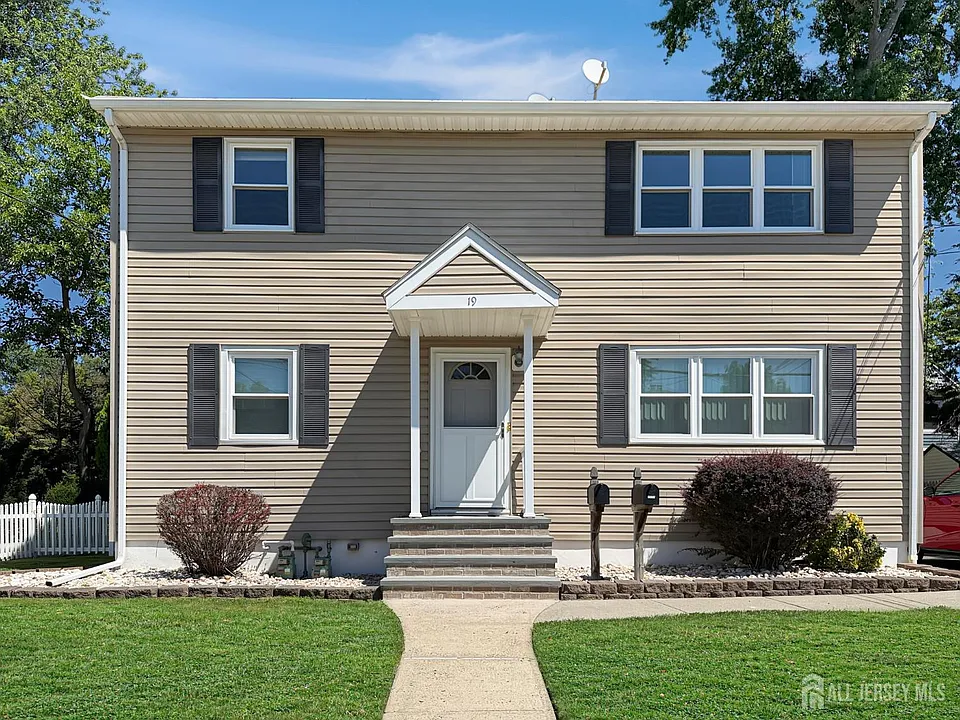 19 Van Buren Ave