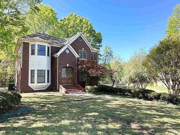 2nd image of 2307 Morningside Dr