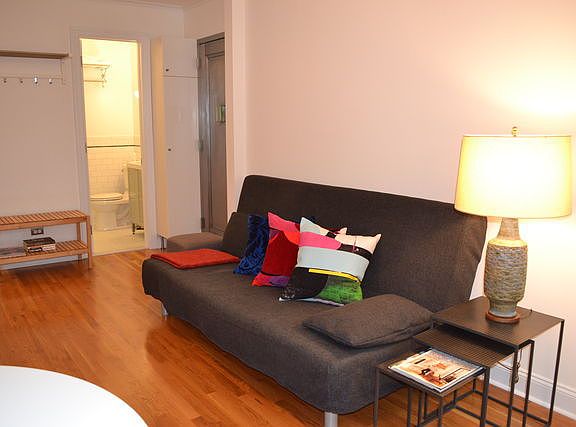 4th image of 129 E 60th St APT 5R