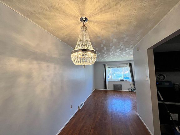 4th image of 3926 Sims Ave #3926