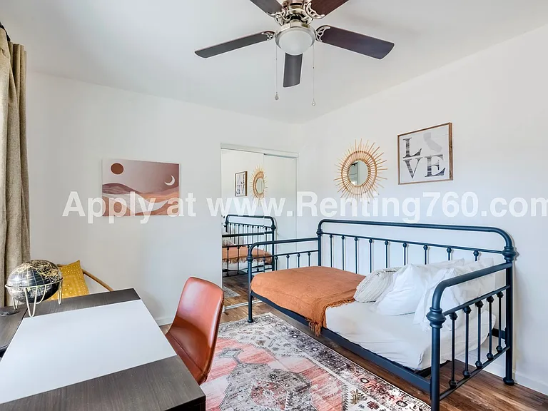 8621 Amador Ave — Photo 13