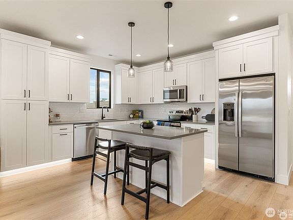 4th image of 1148 9th Avenue NE