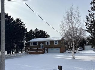 7915 Moline Rd, Waterloo, IA 50703