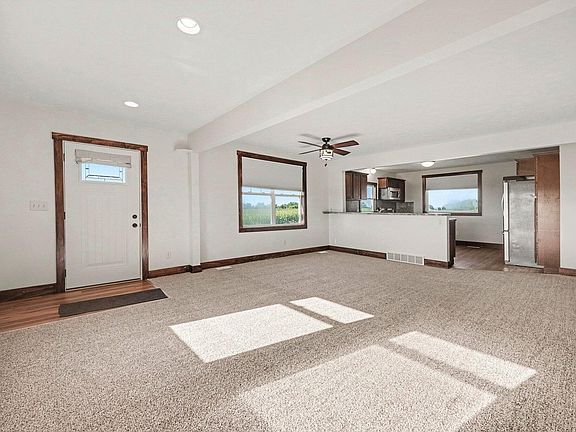 4th image of 4594 14th St