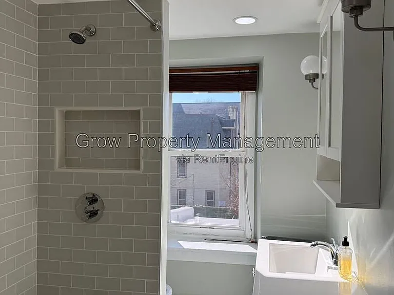 4714 Fowler St — Photo 13