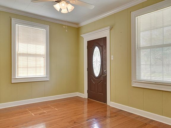 3rd image of 542 W 8th St
