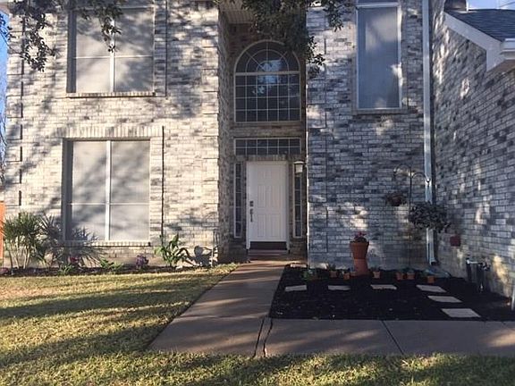 2nd image of 200 Westbriar Ln