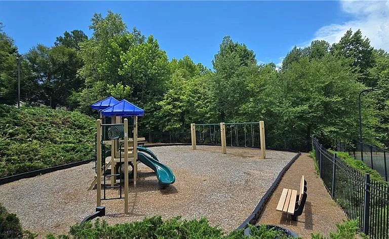 3811 Roxfield Dr — Photo 35