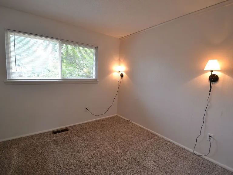 3106 Gomer Ave — Photo 9