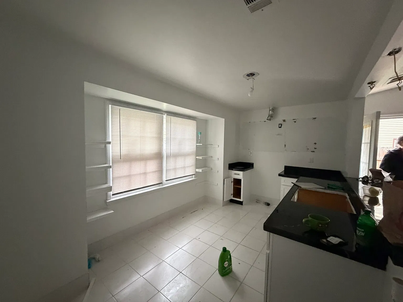 3 bed, 1704 sqft, $2,595 — Photo 4