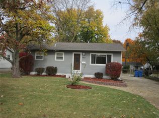 915 Mark Twain Dr, Florissant, MO 63031
