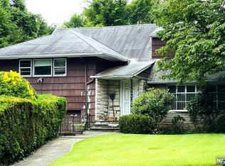 38 Merrison St, Teaneck, NJ 07666