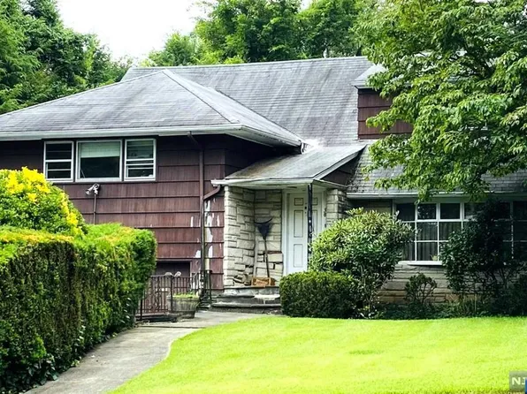 38 Merrison St, Teaneck, NJ 07666