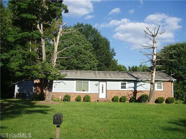 2nd image of 4722 Alpine Dr