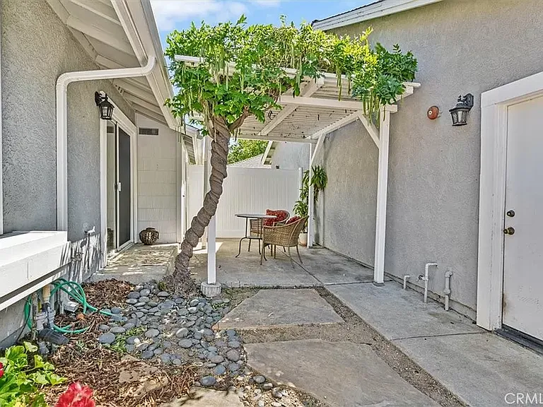 942 Bluebell Way — Photo 25