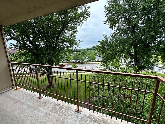 4th image of 6833 N Kedzie Ave APT 302