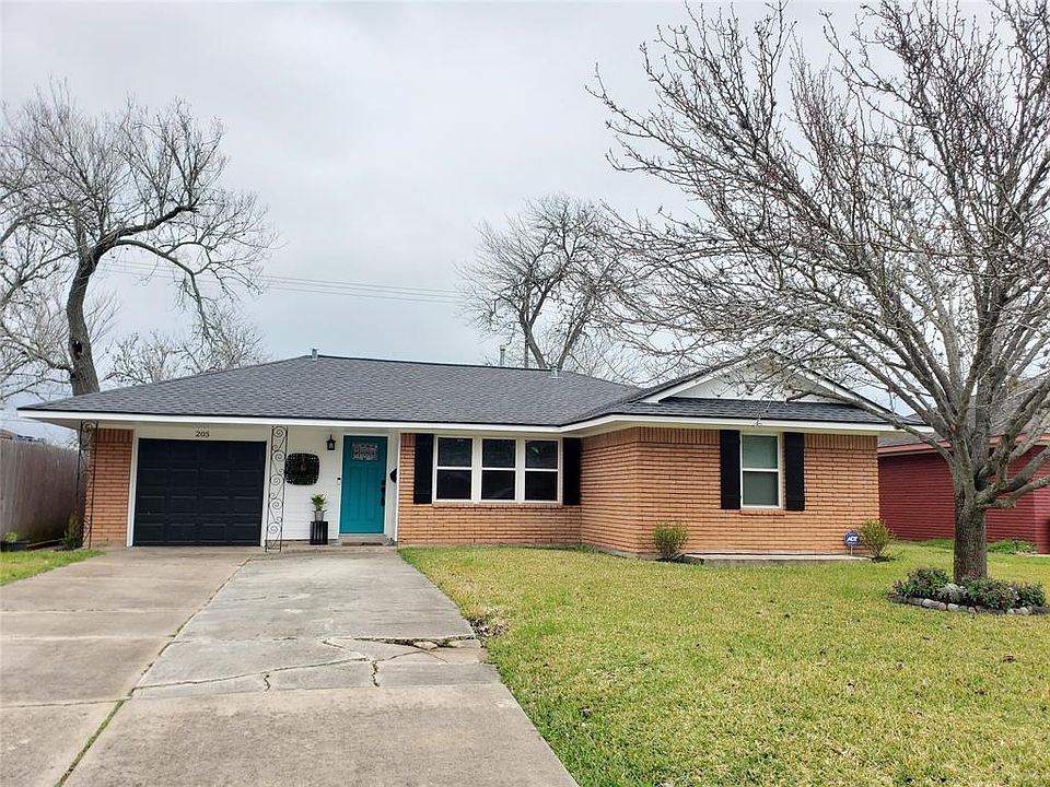 1st image of 205 Mimosa St