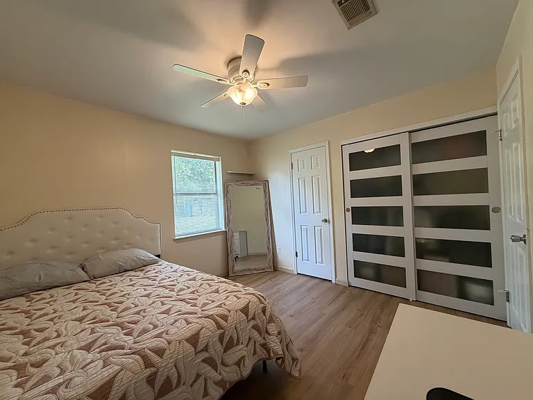 921 Greenbriar Rd — Photo 9