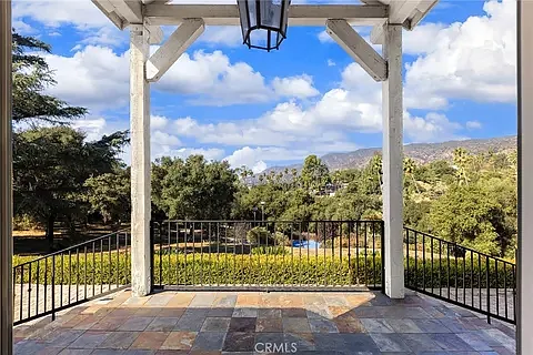 1770 Mountain Ln — Photo 10