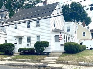 110 Elm St, Amesbury, MA 01913