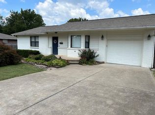 718 SW 2nd St, Bentonville, AR 72712