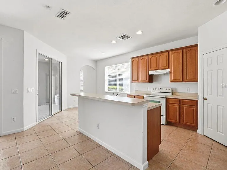 4967 Pall Mall St W — Photo 6