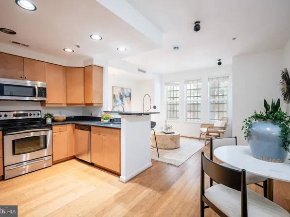 1126 10th St NW APT 1, Washington, DC 20001