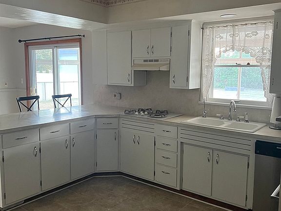 4th image of 57559 Rivercrest Dr