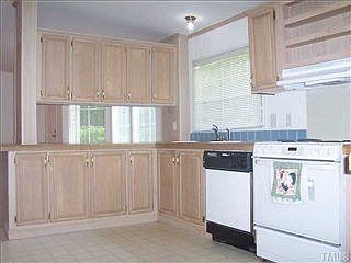 5th image of 121 Greyfield Dr