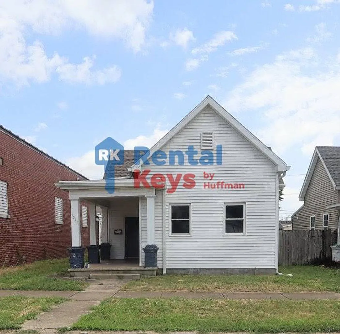 Three Bedroom House | Westside — Photo 1