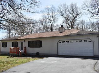 176 Wild Meadow Dr, Milford, PA 18337