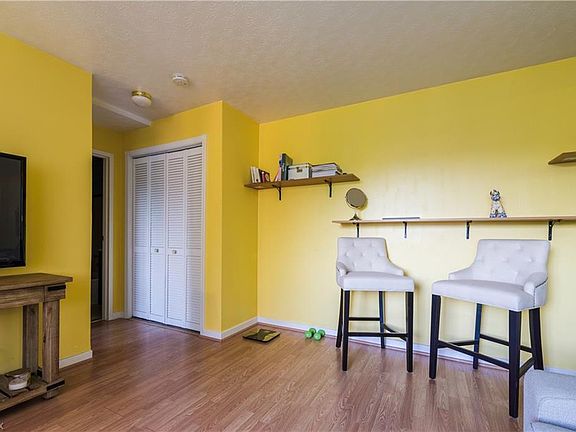 4th image of 11720 Edgewater Dr APT 213
