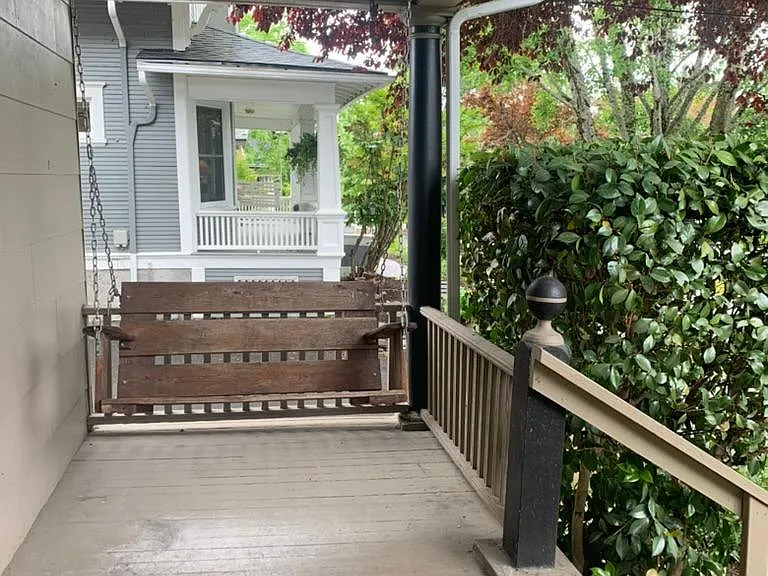 4920 SE Franklin St — Photo 2