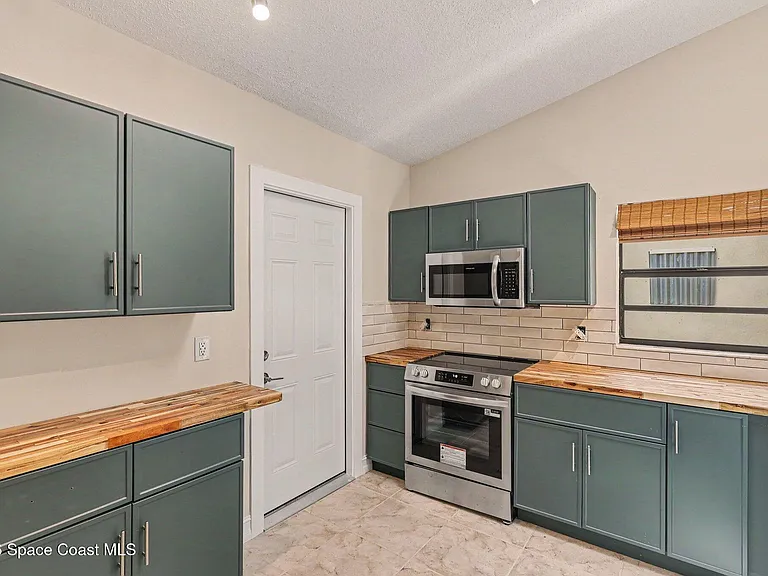 3695 Brentwood Ct — Photo 10