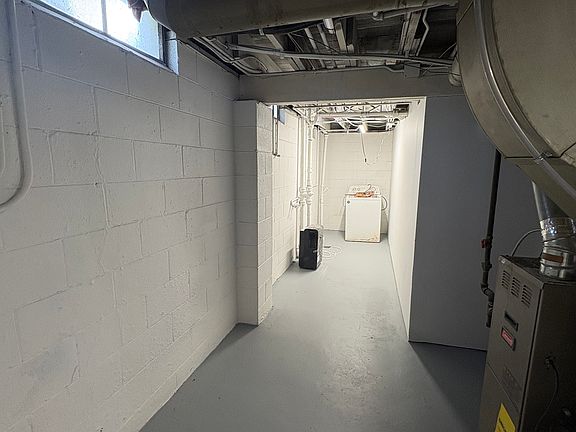 3rd image of 1404 N Broadway St #B